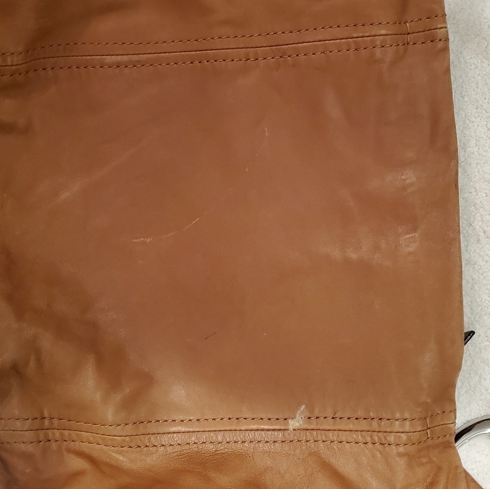 Michael kors buttery soft leather shoulder bag. - Picture 5 of 10